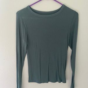 Long sleeve fitted tee